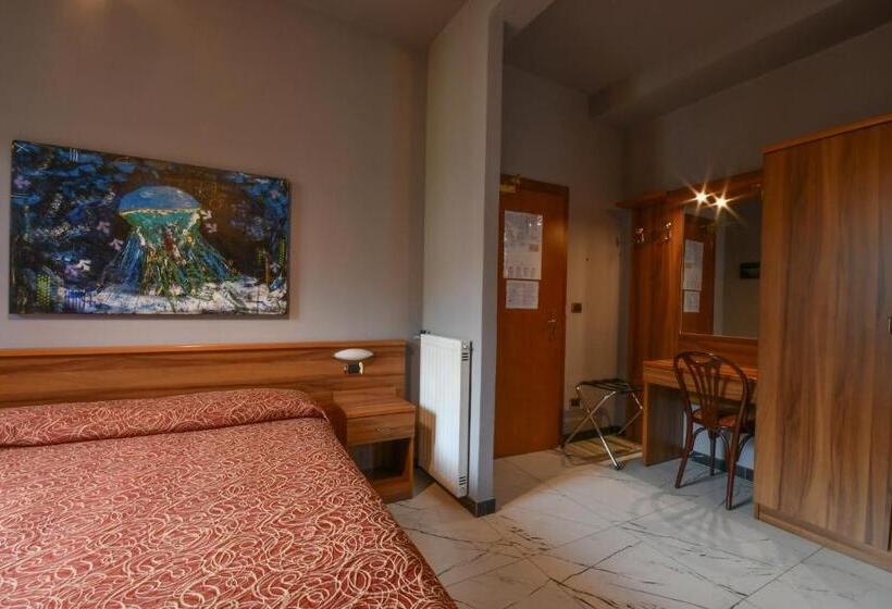 스탠다드 스튜디오, Residence Paradiso