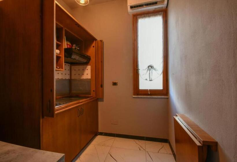 스탠다드 스튜디오, Residence Paradiso