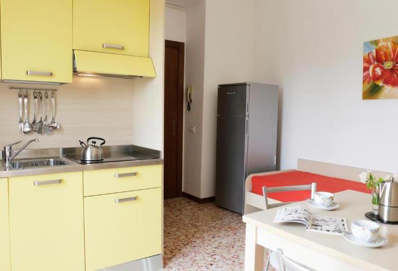 استودیوی استاندارد, Camping Zocco