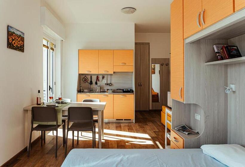 استودیوی استاندارد, Camping Zocco