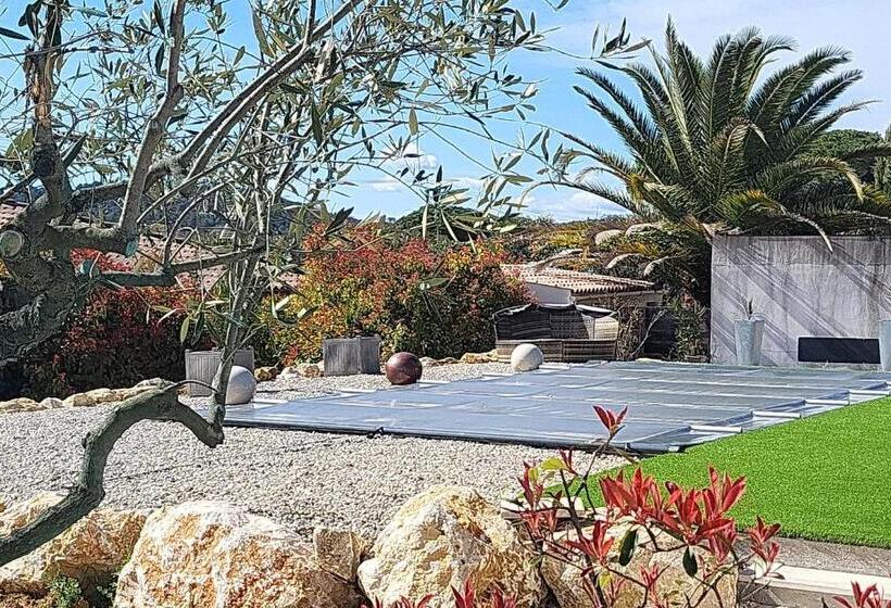 Номер Стандарт Вид на Бассейн, Chambre D Hôtes Le Petit Valadas à 7km D Uzes