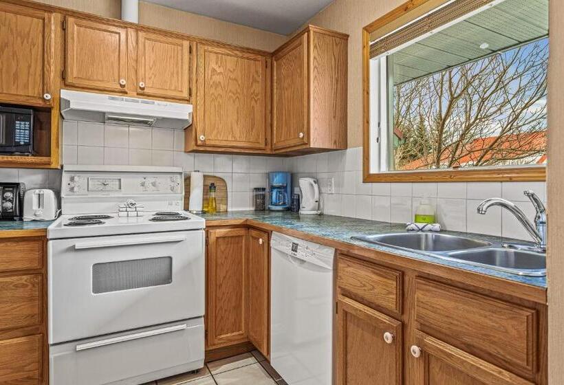 Quarto Familiar, Bow Valley Chalets Entire 2 Bedrooms Townhouse