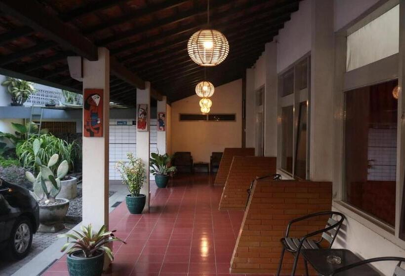 バス共有のスタンダードルーム, Aneka Baru