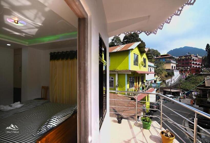 スタンダードルーム, Chhuti Lava