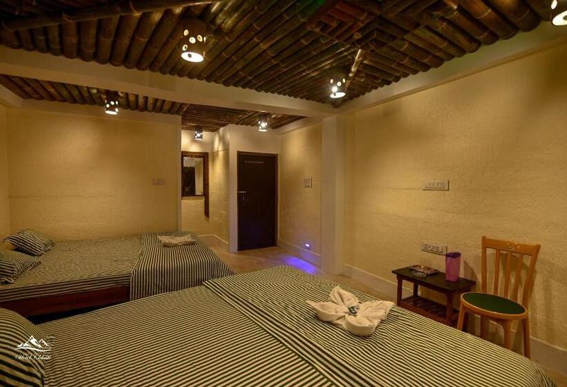 デラックスの４人部屋, Chhuti Lava