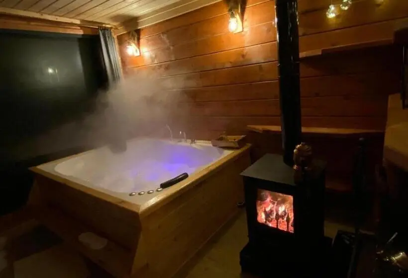 デラックスルーム, Kinya Bungalov