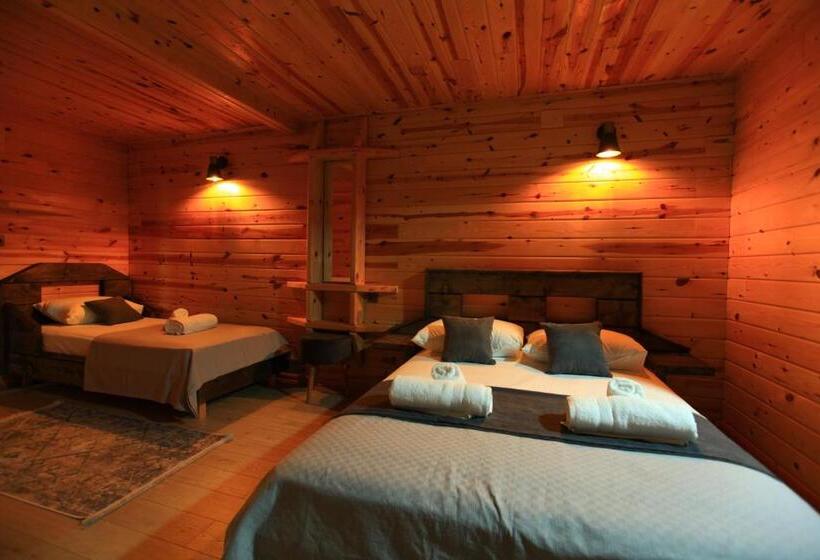 غرفة ديلوكس ثلاثية, Kinya Bungalov