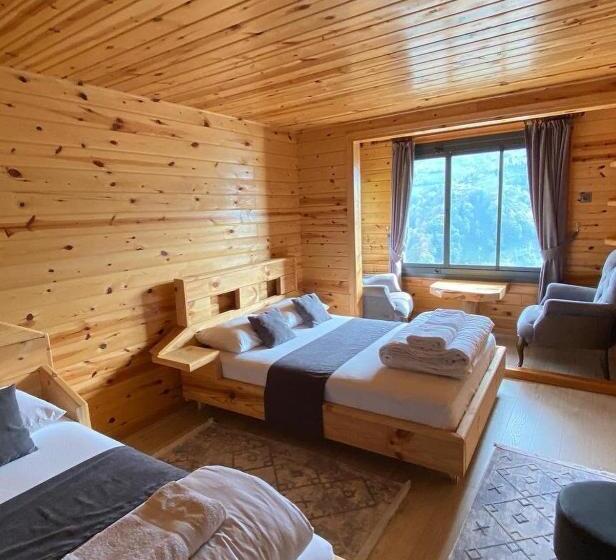 غرفة ديلوكس ثلاثية, Kinya Bungalov