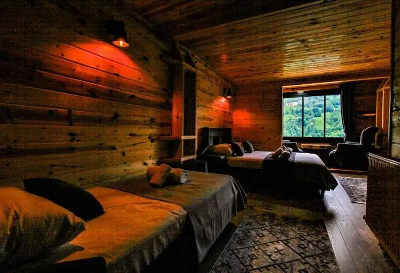 デラックストリプルルーム, Kinya Bungalov