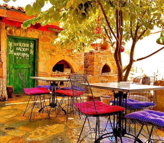 غرفة قياسية, Kalyopi Köy Evi