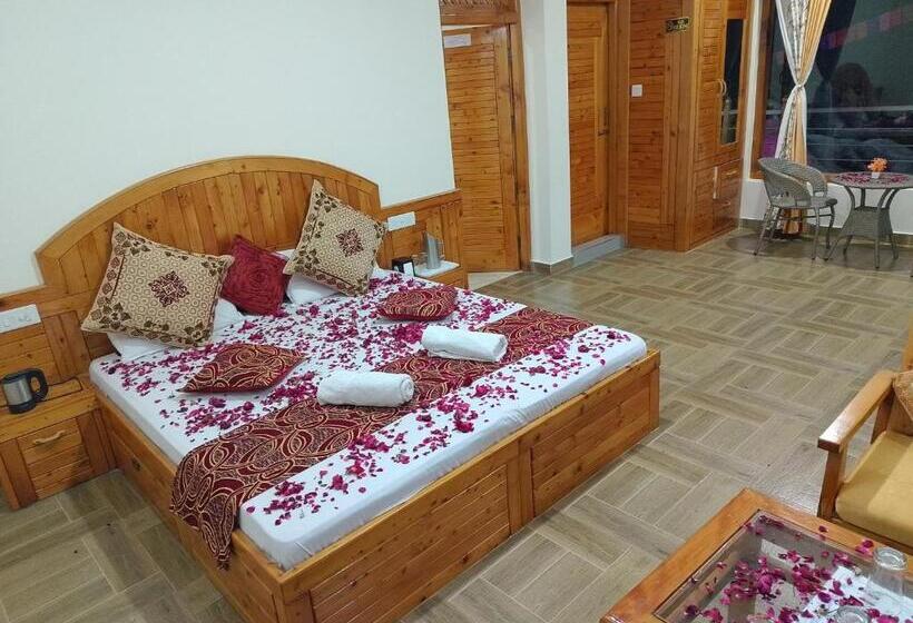 Четырехместный Номер Стандарт с Балконом, Erm   Luxury Boutique Stay