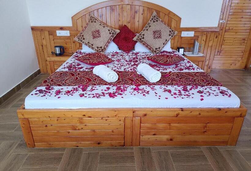 Четырехместный Номер Стандарт с Балконом, Erm   Luxury Boutique Stay