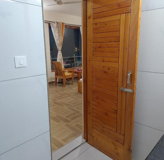 Четырехместный Номер Стандарт с Балконом, Erm   Luxury Boutique Stay