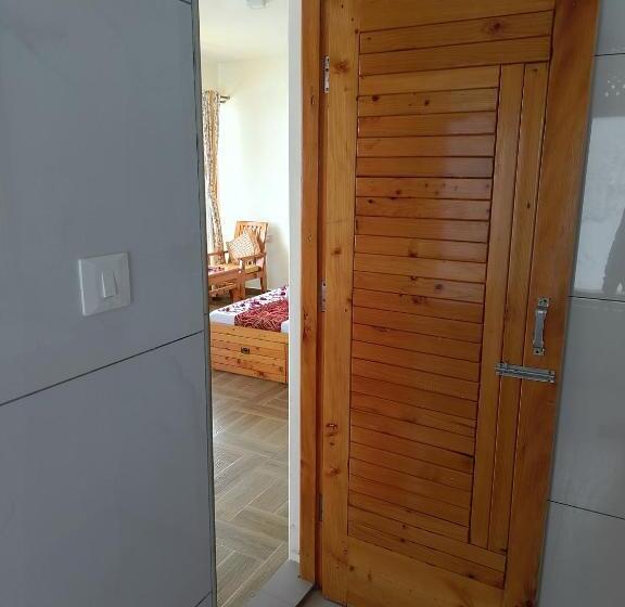 Четырехместный Номер Стандарт с Балконом, Erm   Luxury Boutique Stay