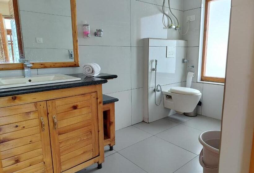 Четырехместный Номер Стандарт с Балконом, Erm   Luxury Boutique Stay