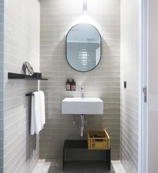 شقة غرفة واحدة, Gandum Village