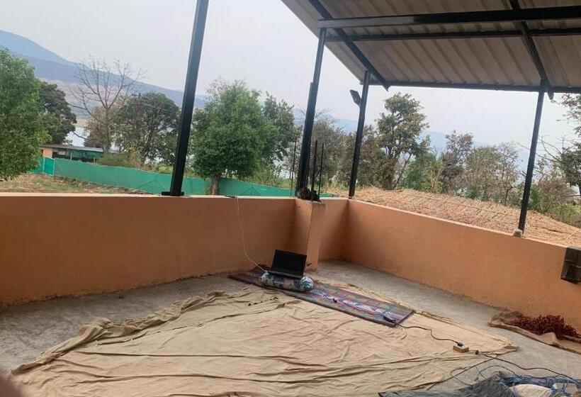 디럭스 룸, Gokul Agro Camping Wai