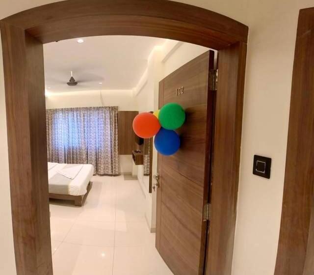 デラックスルーム, India Gate