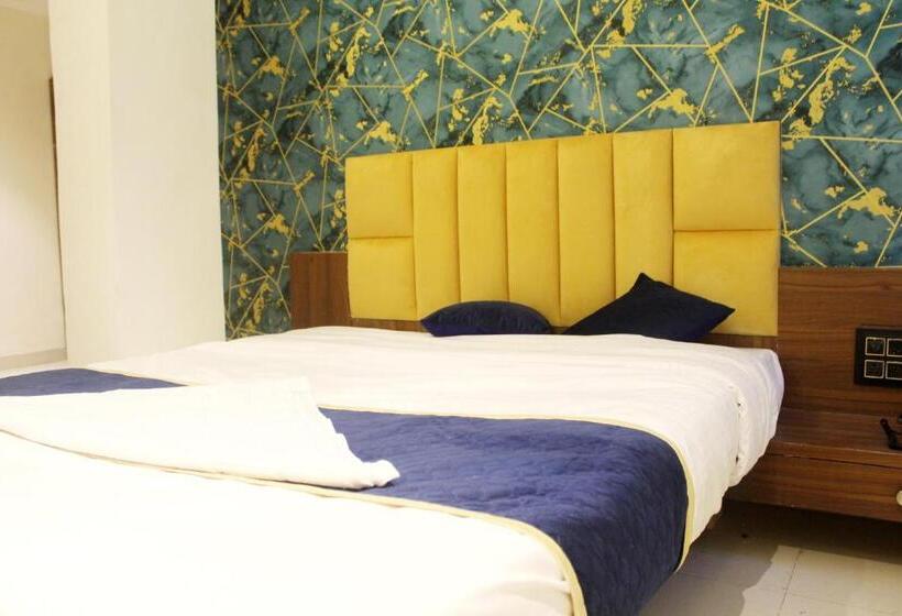 デラックスルーム, India Gate