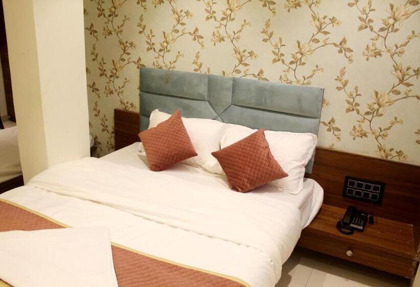 デラックスルーム, India Gate