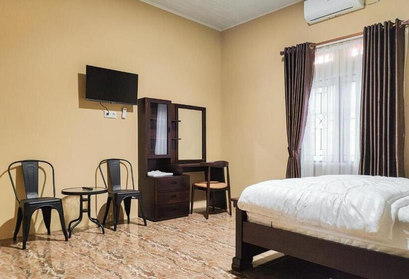 디럭스 룸, Reddoorz Syariah Near Telanaipura Jambi