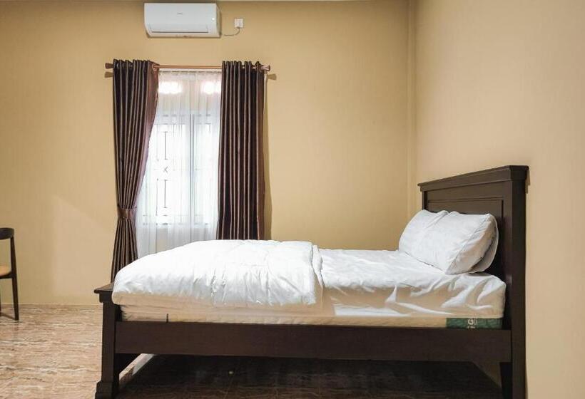 디럭스 룸, Reddoorz Syariah Near Telanaipura Jambi