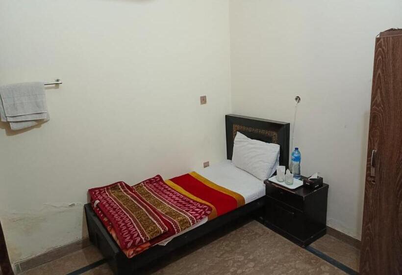 اتاق اکونومی یک تخته, Second Home Family