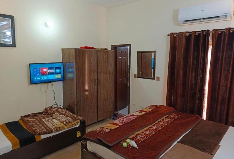 اتاق لوکس سه تخته, Second Home Family