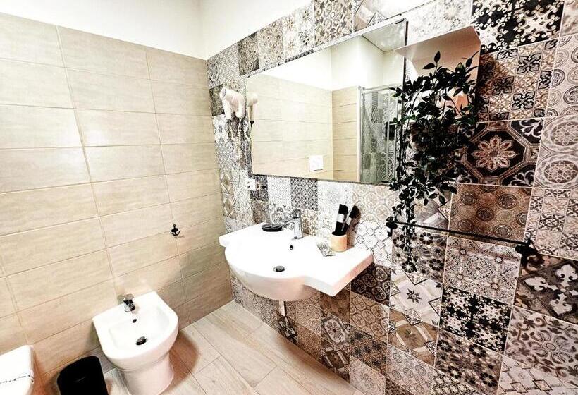 Номер Deluxe, City Love Rooms