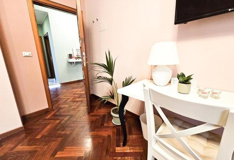 Номер Deluxe, City Love Rooms