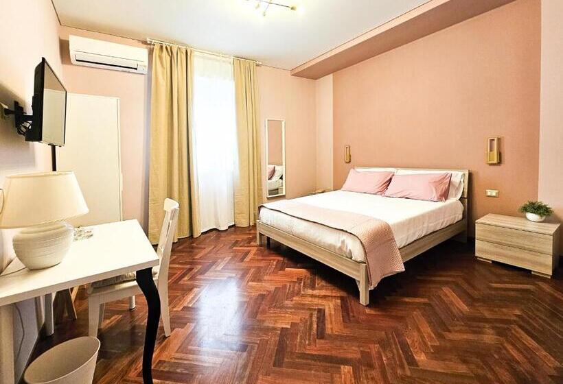 Номер Deluxe, City Love Rooms