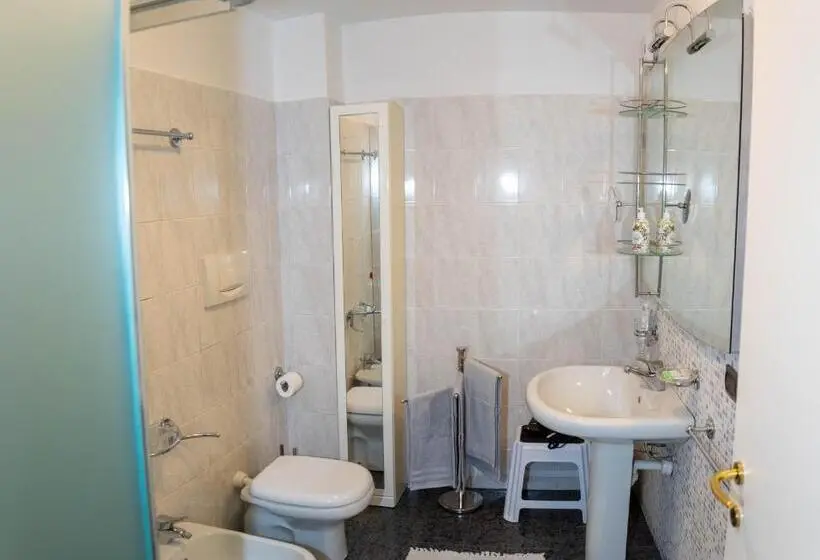 اتاق استاندارد, K S House