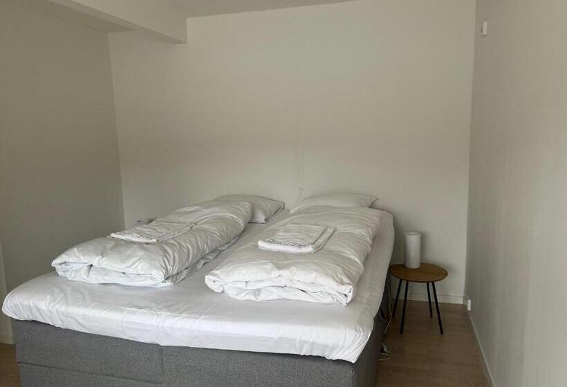 1 Bedroom Apartment Lake View, Trolltun, Frystevegen 4