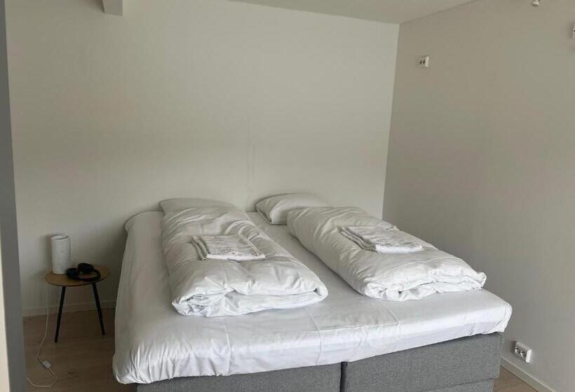 1 Bedroom Apartment Lake View, Trolltun, Frystevegen 4