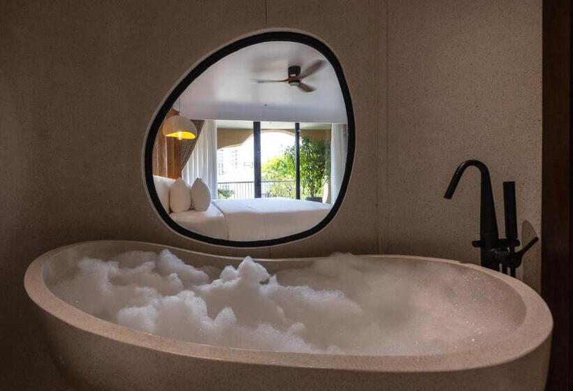 سوئیت با بالکن, Saha Casa Boutique Hotel Da Nang