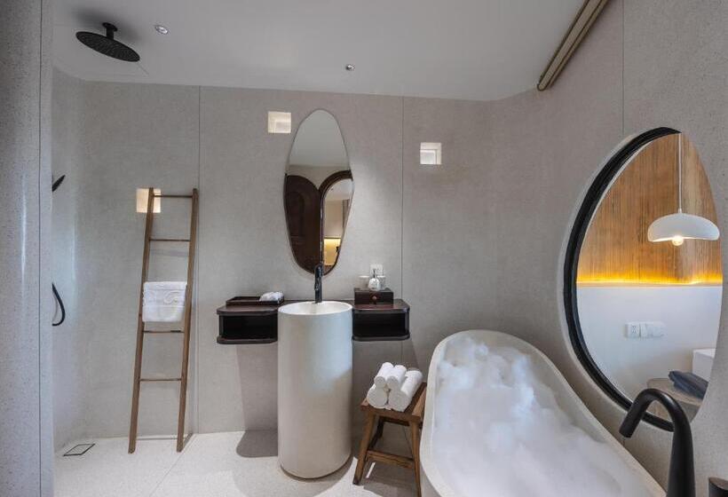 سوئیت با بالکن, Saha Casa Boutique Hotel Da Nang