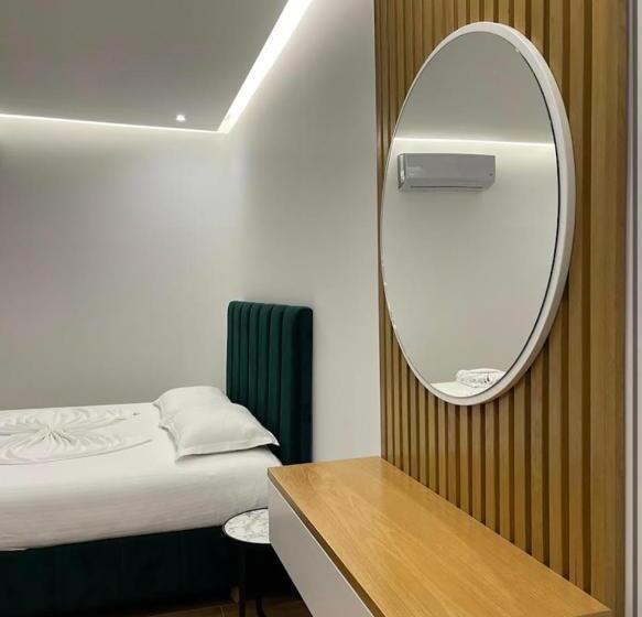 غرفة ديلوكس مطلّة علي البحر مزوَّدة بشُرفة, Sea La Vie By Hotel Anna