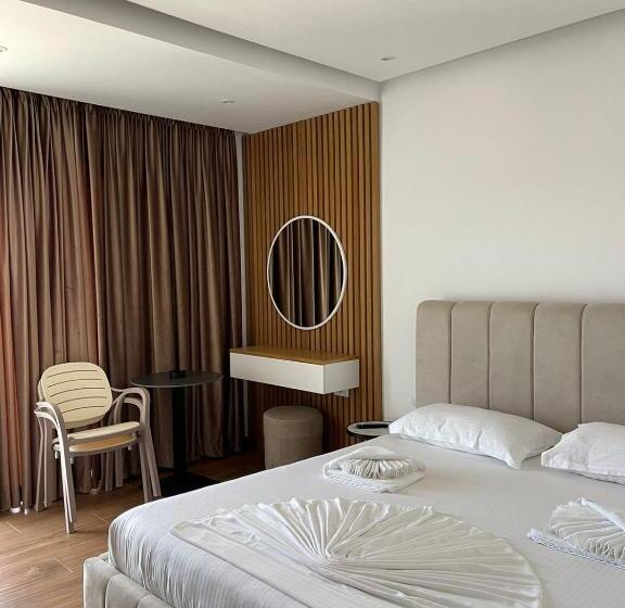 اتاق لوکس سه تخته, Sea La Vie By Hotel Anna
