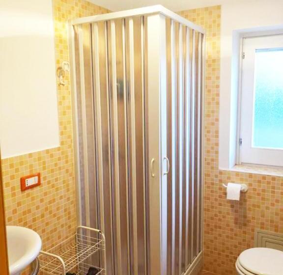 آپارتمان 1 خوابه با چشمانداز استخر, Resort Giglio Di Mare