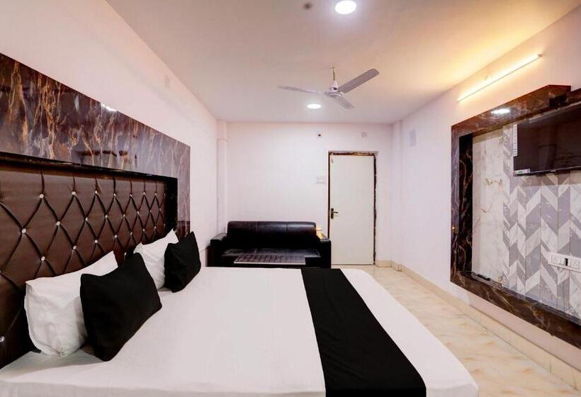 اتاق کلاسیک سه تخته, Oyo Payal Guest House