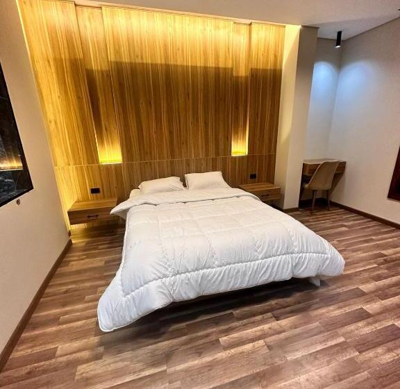 套房, Farida Habu Palace