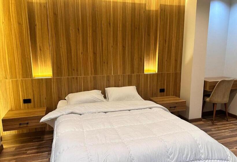 套房, Farida Habu Palace