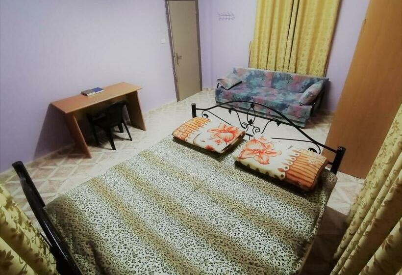 اتاق اکونومی, House Of Peace