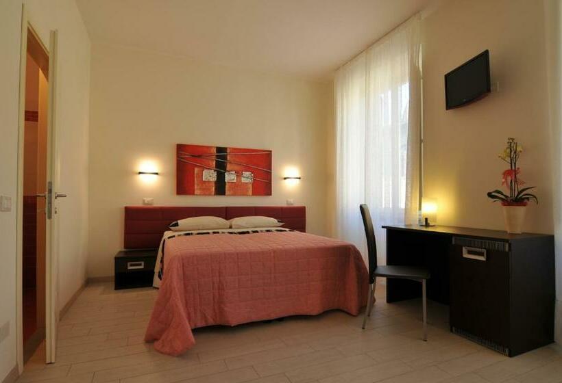 اتاق استاندارد سه نفره, B&b Il Grifone