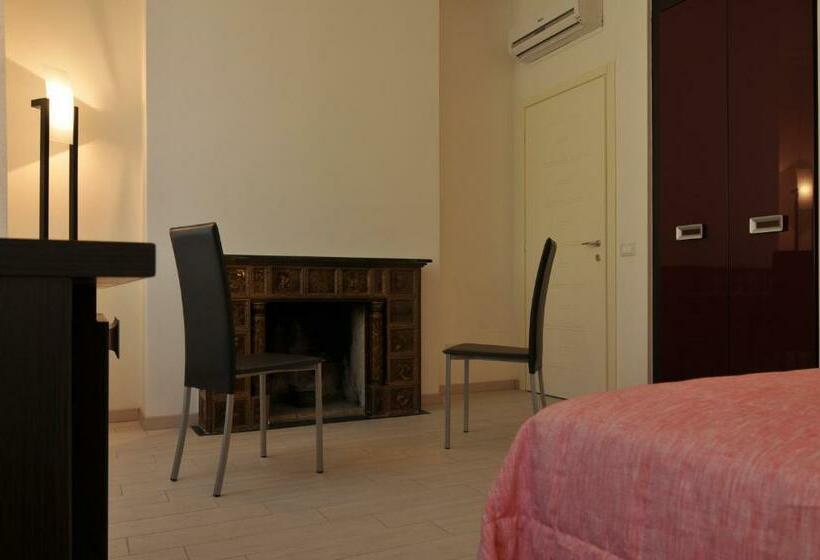 اتاق استاندارد سه نفره, B&b Il Grifone
