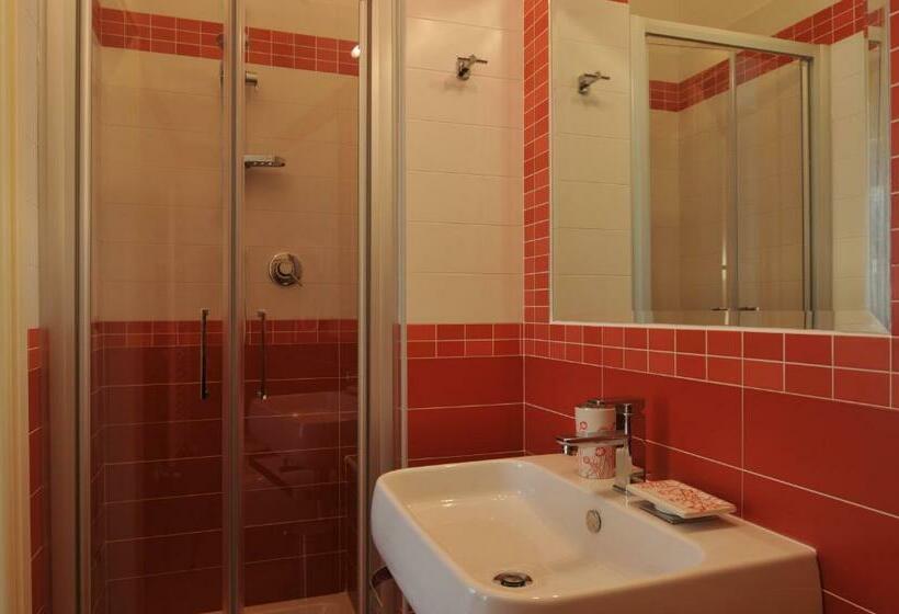 اتاق استاندارد سه نفره, B&b Il Grifone