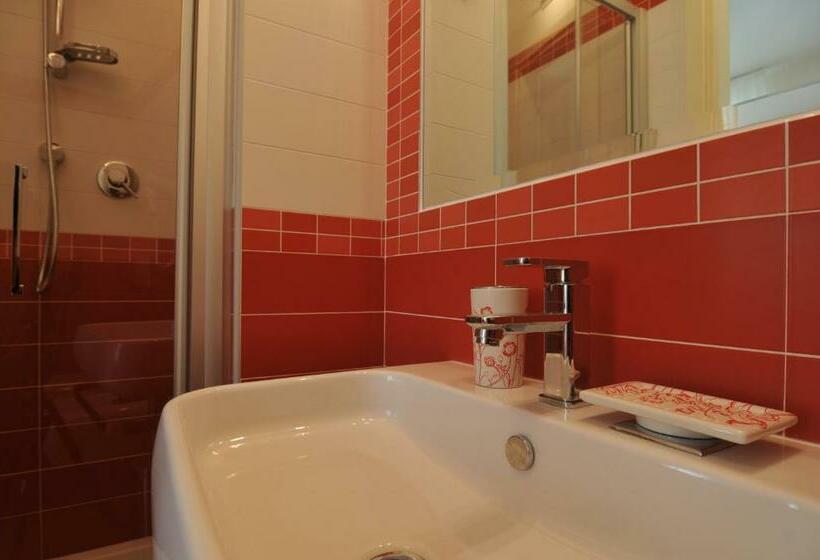 اتاق استاندارد سه نفره, B&b Il Grifone