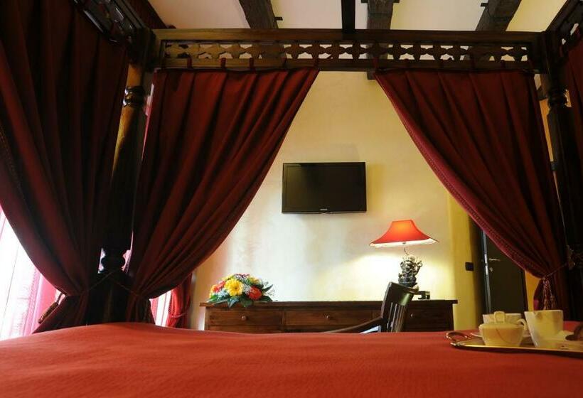 اتاق استاندارد, B&b Muro Torto Cairoli Struttura Sanificata Giornalmente Con Prodotti Specifici Conformi Al Decalo