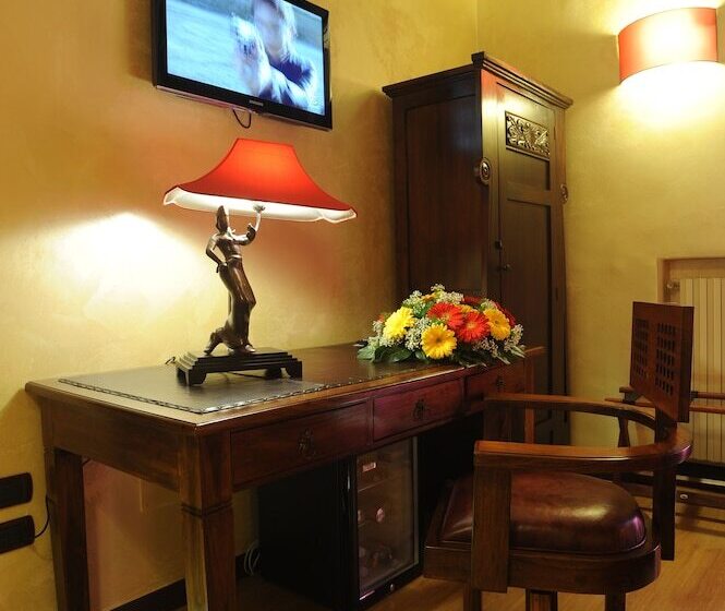 اتاق استاندارد, B&b Muro Torto Cairoli Struttura Sanificata Giornalmente Con Prodotti Specifici Conformi Al Decalo