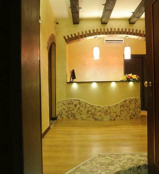 اتاق استاندارد, B&b Muro Torto Cairoli Struttura Sanificata Giornalmente Con Prodotti Specifici Conformi Al Decalo